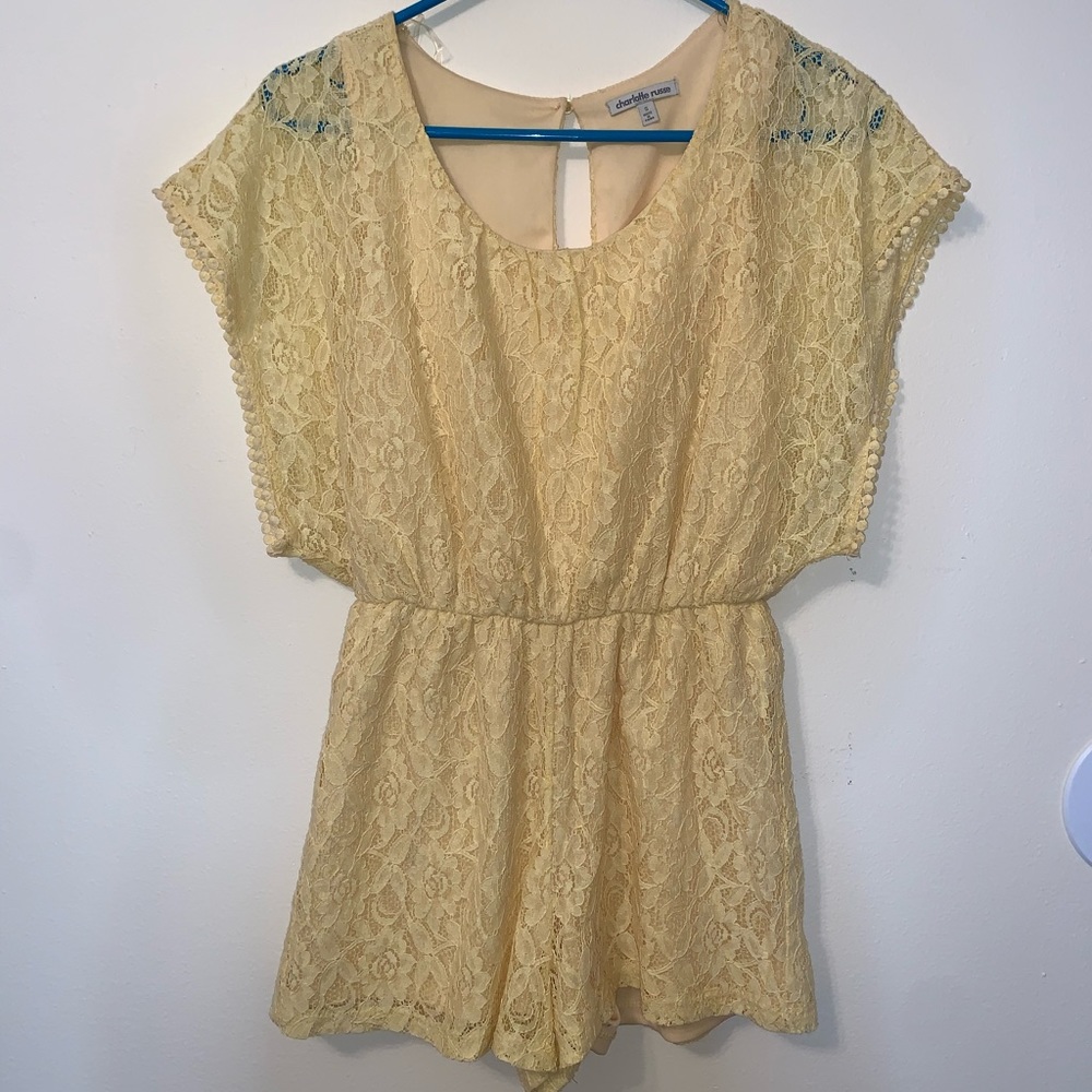 ☀️CHARLOTTE RUSSE ROMPER - Picture 4 of 5